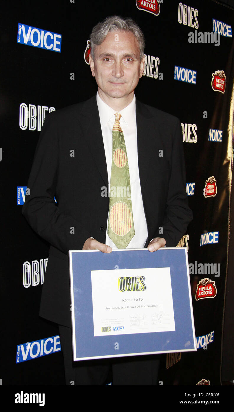 Rocco Sisto le Village Voice 2010 Prix Obie, honorant le meilleur de Broadway, qui s'est tenue au Webster Hall. La ville de New York, USA - Banque D'Images