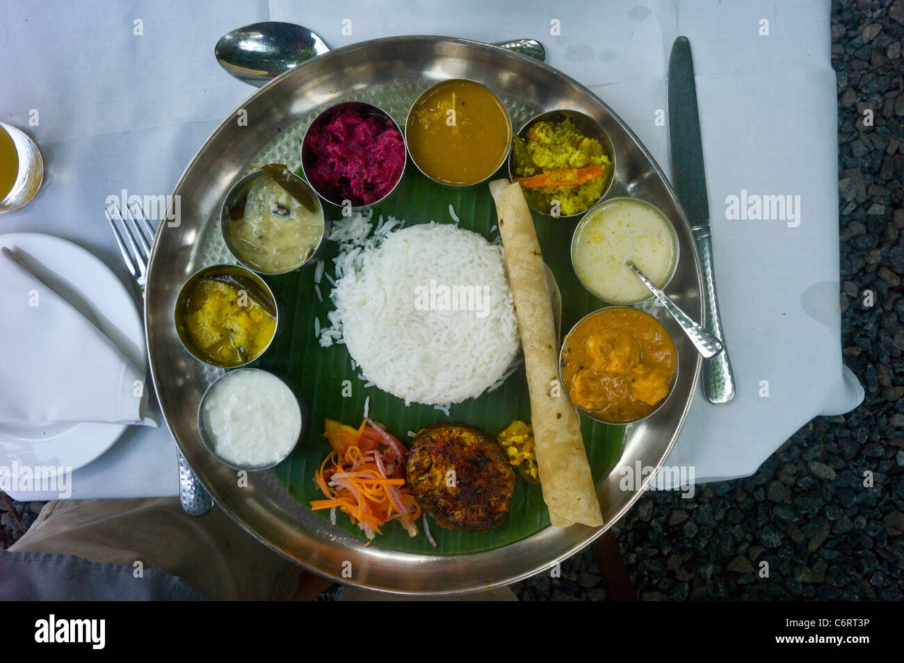 Une version gastronomique de l'Inde du sud, traditionnel Thali à Kochi, Kerala State, India. Banque D'Images