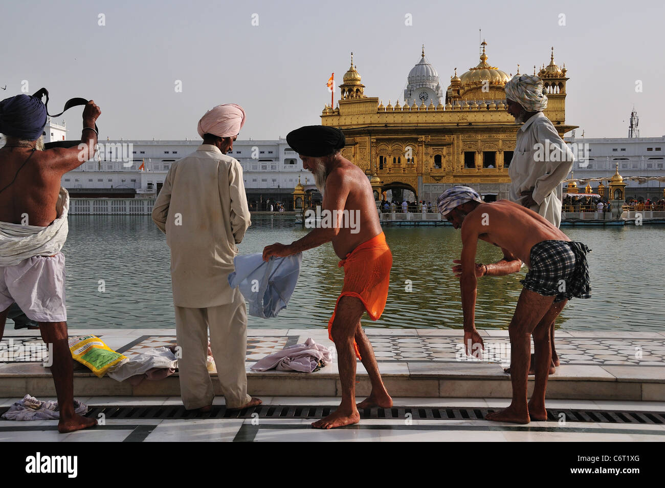 Temple d'or, le plus sacré du temple sikh à Amritsar. Banque D'Images