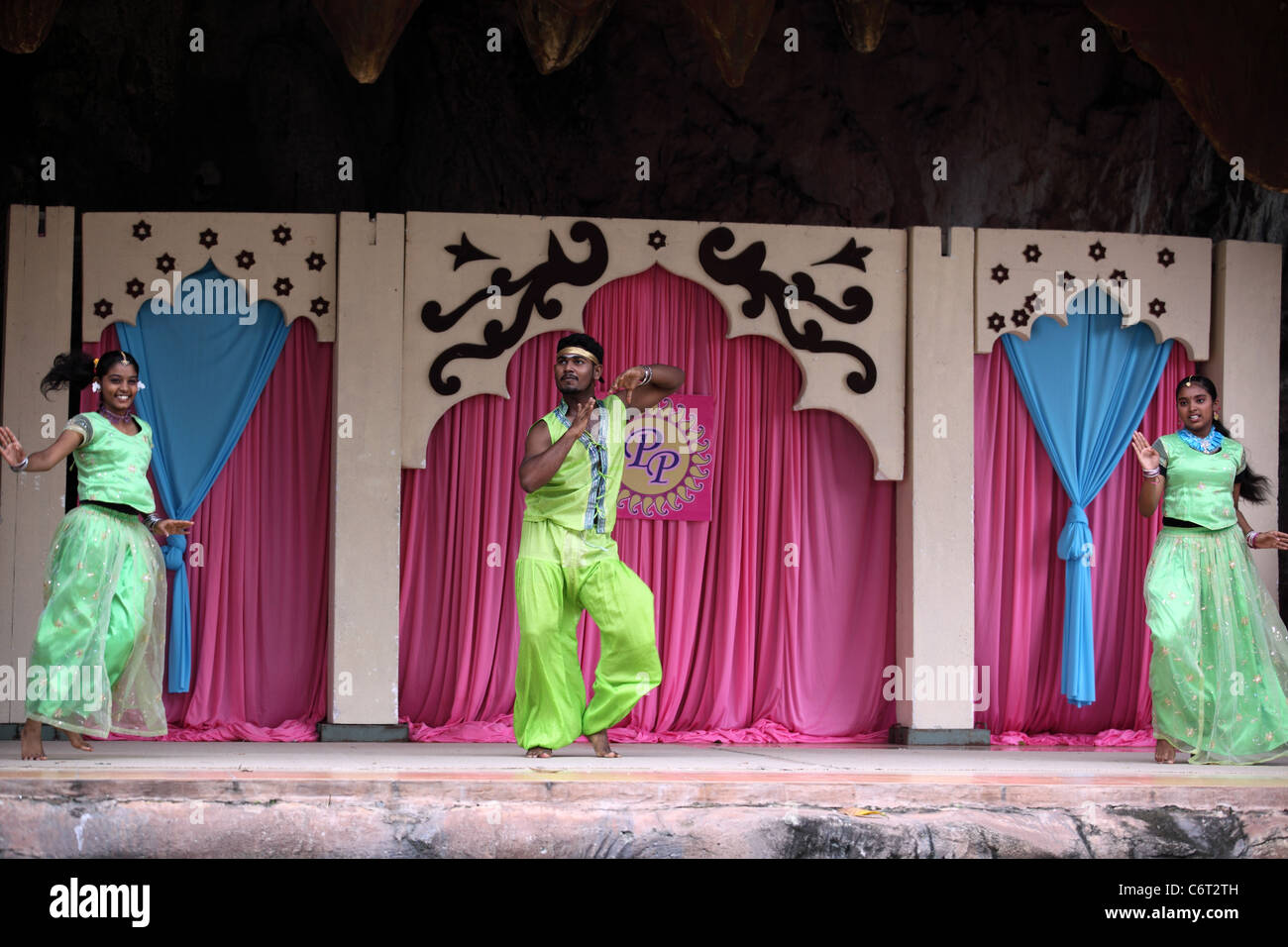 Spectacle de danse hindoue, les grottes de Batu, Kuala Lumpur, Malaisie, Asie du Sud, Asie Banque D'Images