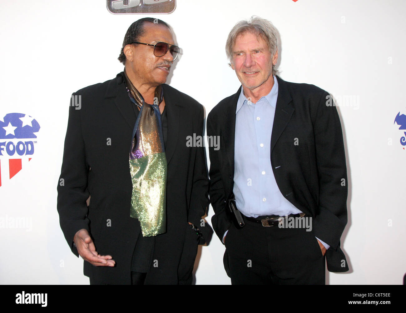 Billy Dee Williams & Harrison Ford en arriver à "l'Empire contre-attaque de bienfaisance le 30e anniversaire de l'événement tenu à l'examen préalable Banque D'Images