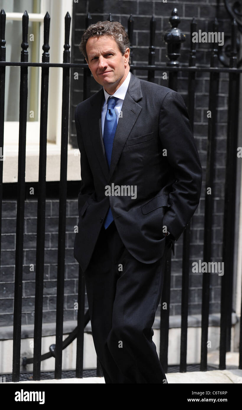Le secrétaire américain au Trésor Timothy Geithner arrive à Downing Street. Londres, Angleterre - 26.05.10 Banque D'Images
