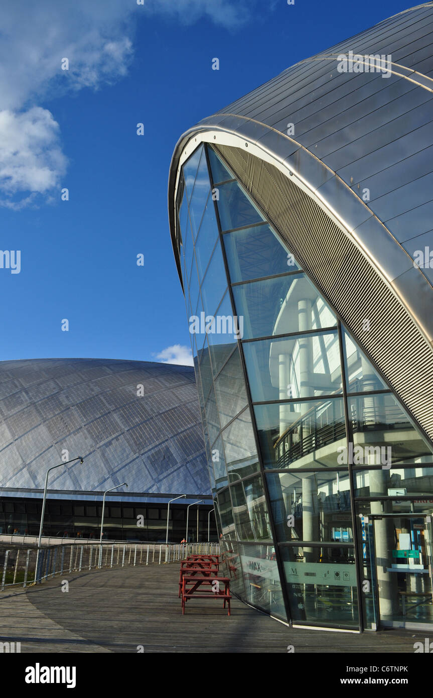 Extérieur de la Glasgow Science Centre et l'édifice Imax au cours de la journée Banque D'Images