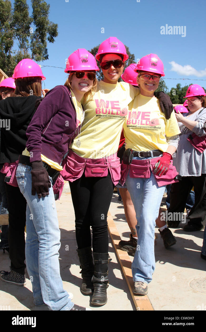 Molly Burnett, Nadia Bjorlin, Judi Evans l'Habitat pour l'humanité San Fernando Santa Clarita vallées l'autonomisation des femmes des capacités Banque D'Images