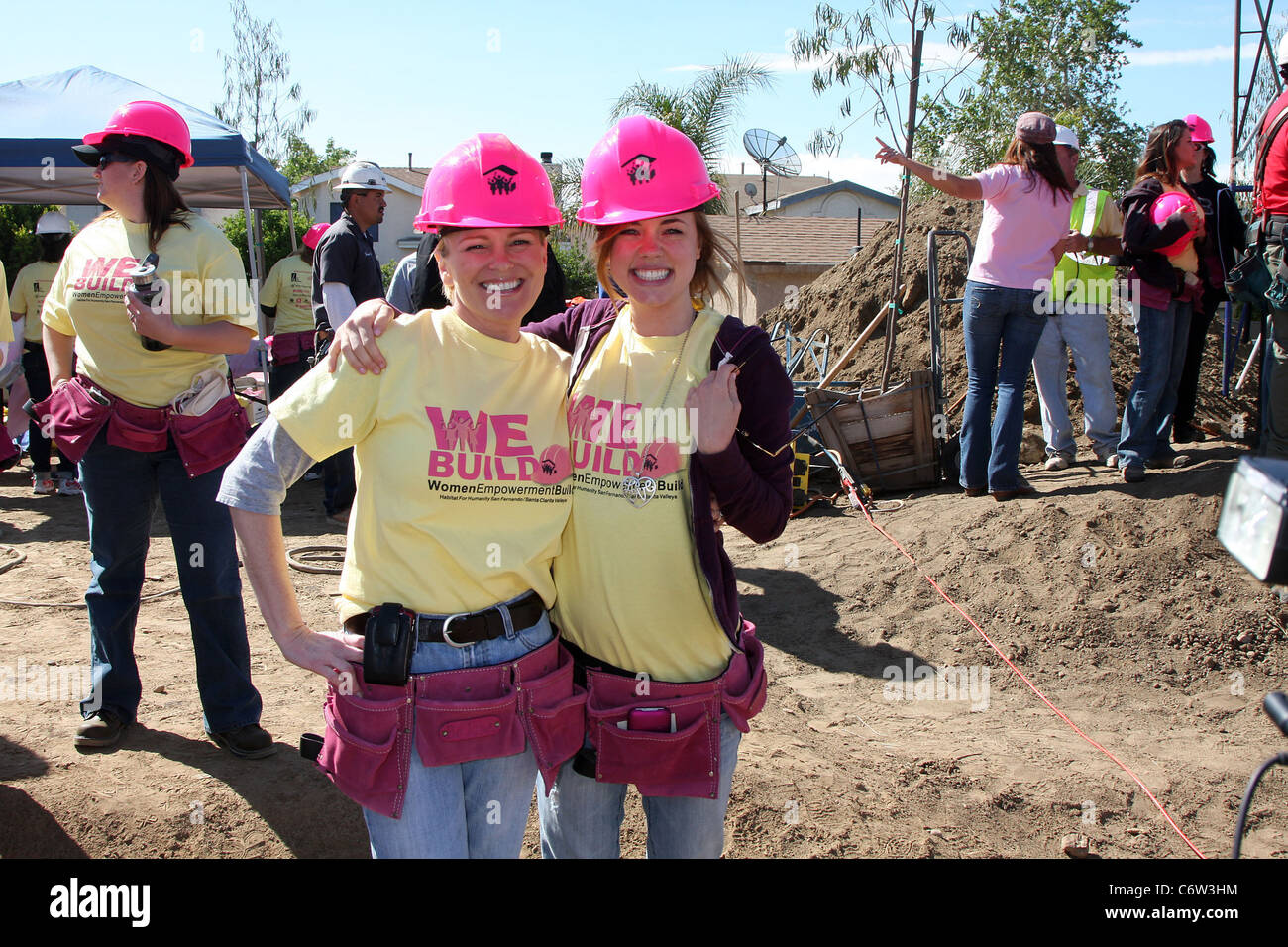 Judi Evans, Molly Burnett l'Habitat pour l'humanité San Fernando Santa Clarita vallées l'autonomisation des femmes Chantier Pacoima, Banque D'Images