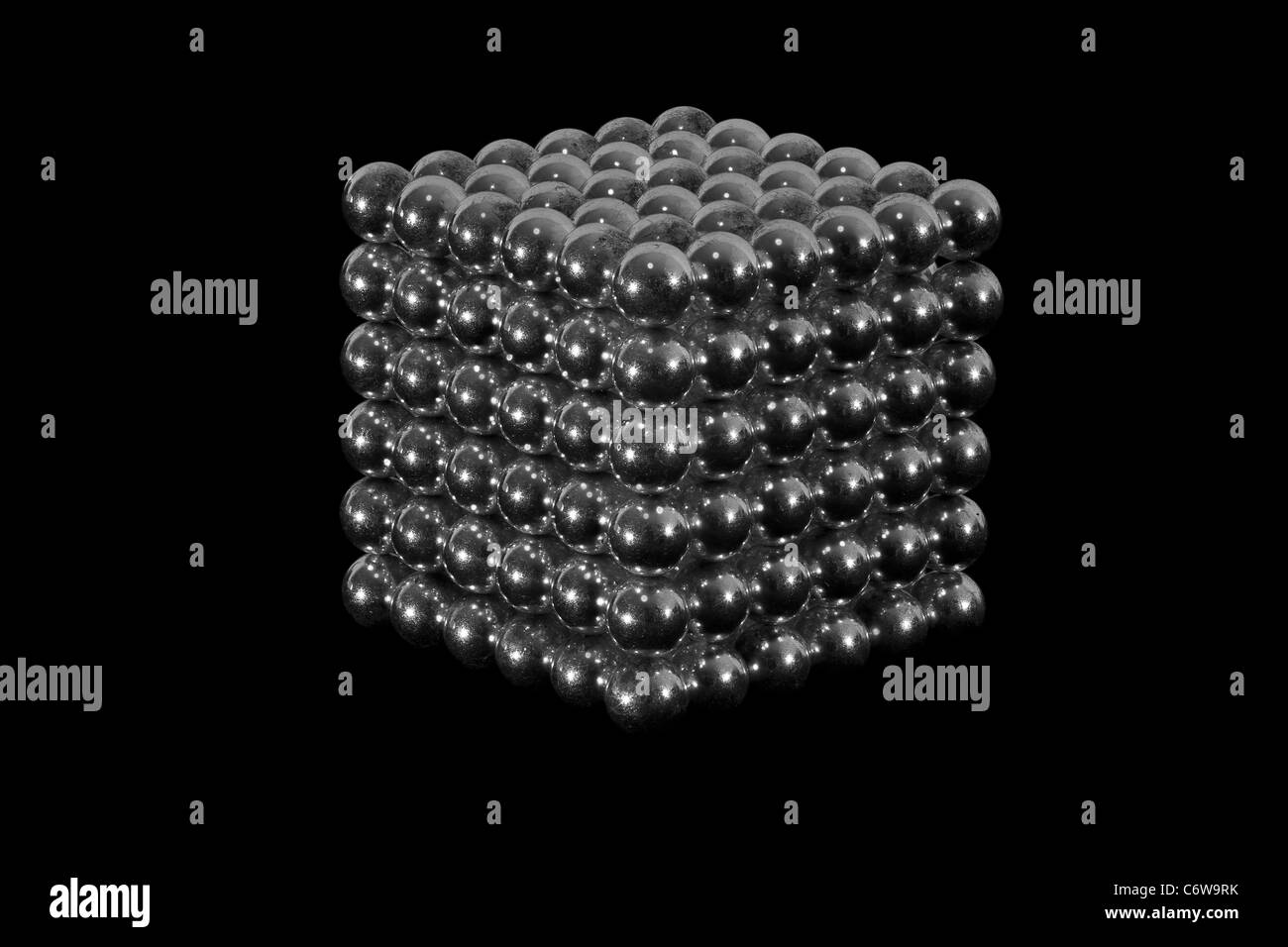 Cube Magnétique En Billes En Métal Photo stock éditorial - Illustration du  bille, reflétez: 26920993