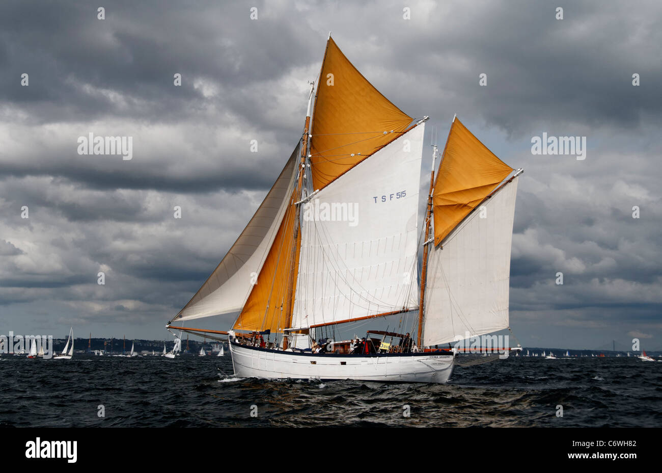 Etoile Molène : gaff rigged ketch, chalutier thoniers français(St Malo, FR), baie de Brest (France). Banque D'Images