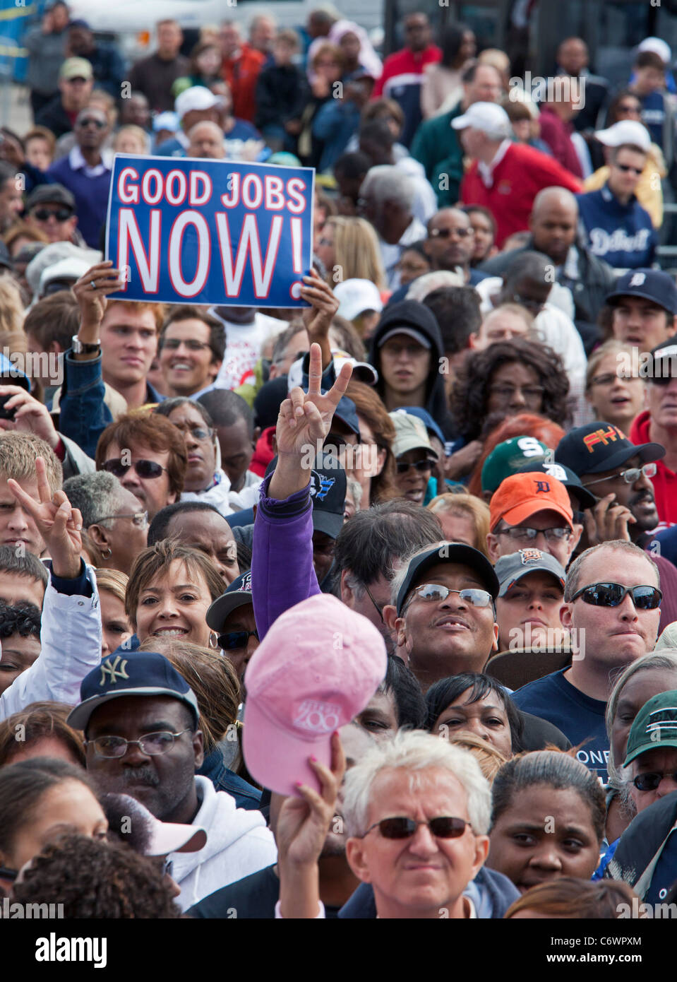 Detroit, Michigan - Le président américain Barack Obama à la foule lors de la fête du Travail du rassemblement à Detroit. Banque D'Images