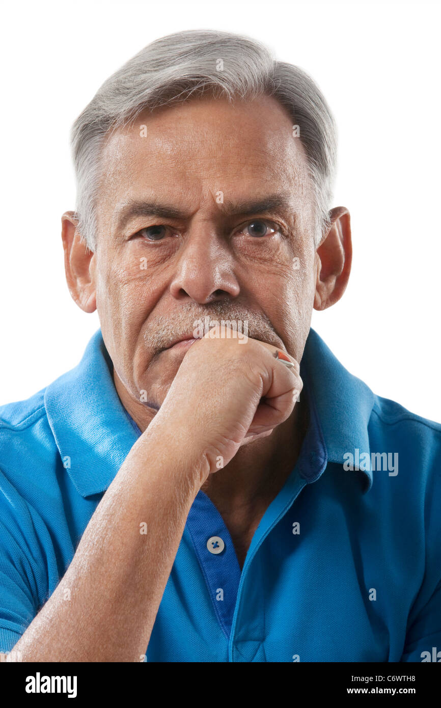 Portrait d'un vieil homme sérieux Banque D'Images
