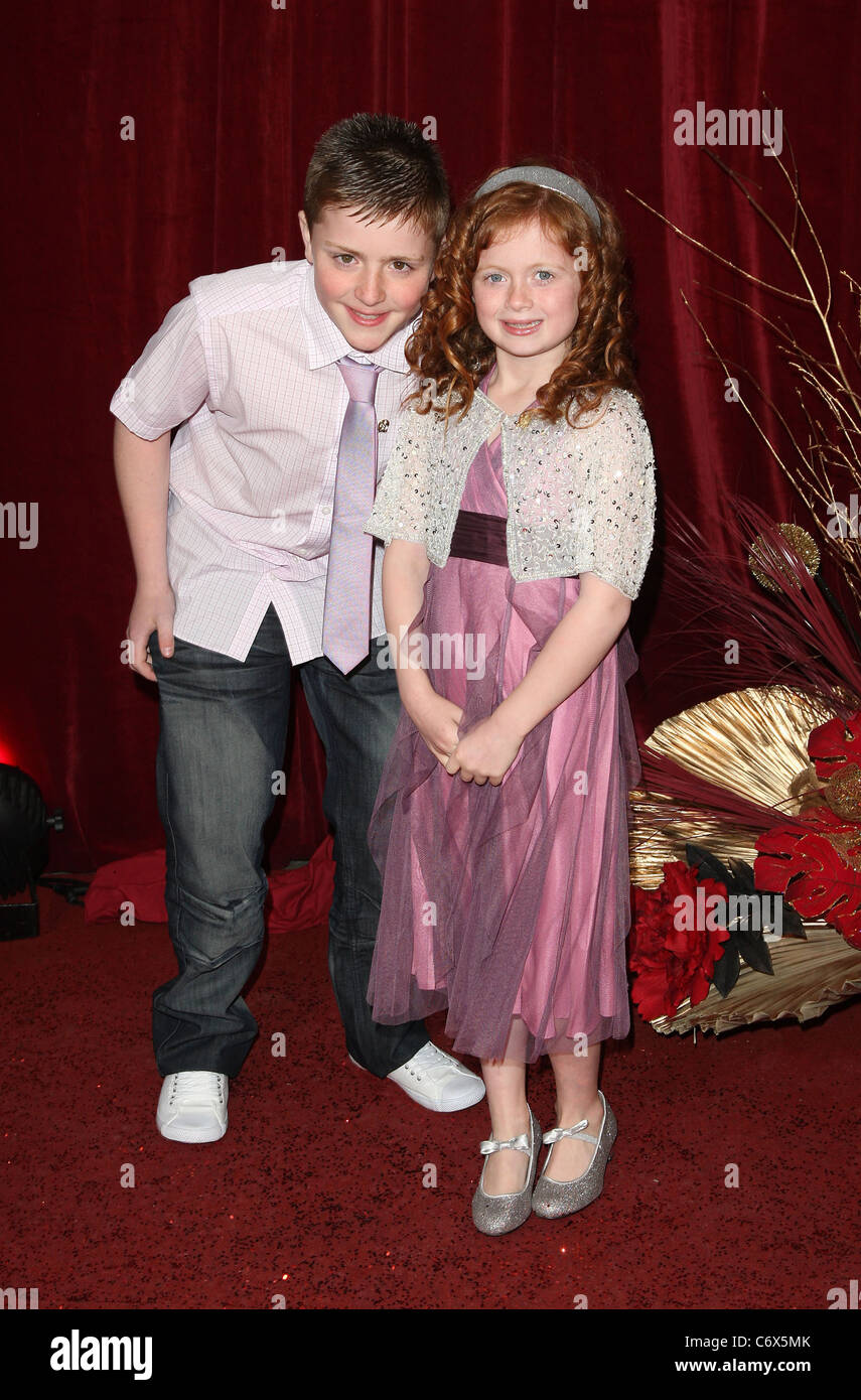 James Forde et Maisie Smith 2010 feuilleton britannique Awards tenue au Centre de Télévision de Londres - Londres, Angleterre - des arrivées Banque D'Images