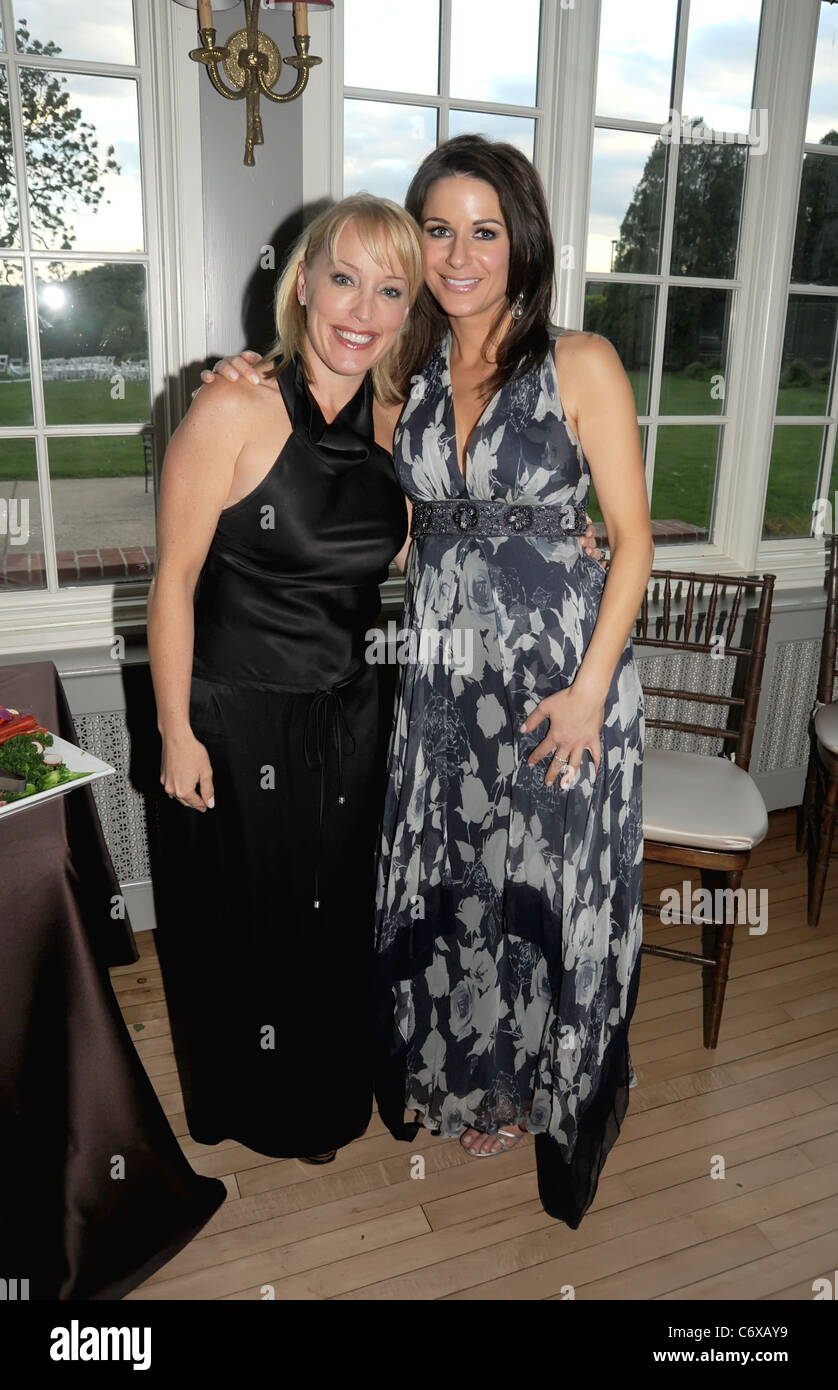 Jennipher Frederick et Carrie Brecia Le mariage de Lisa Gaudio et Jimmy Kazanjian à Radnor Hunt Club au Malvern, Pennsylvanie Banque D'Images