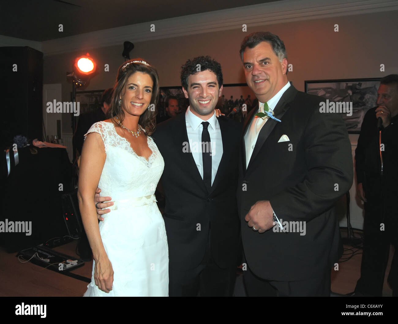 Lisa Gaudio, Jarrod Spector et Jimmy Kazanjian Le mariage de Lisa Gaudio et Jimmy Kazanjian à Radnor Hunt Club, Malvern Banque D'Images