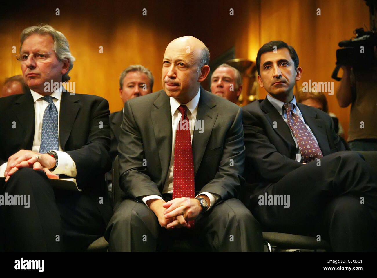 C Lloyd Blankfein (C), Président et chef de la direction de The Goldman Sachs Group, Inc. au cours d'un Sénat Homeland Security Banque D'Images