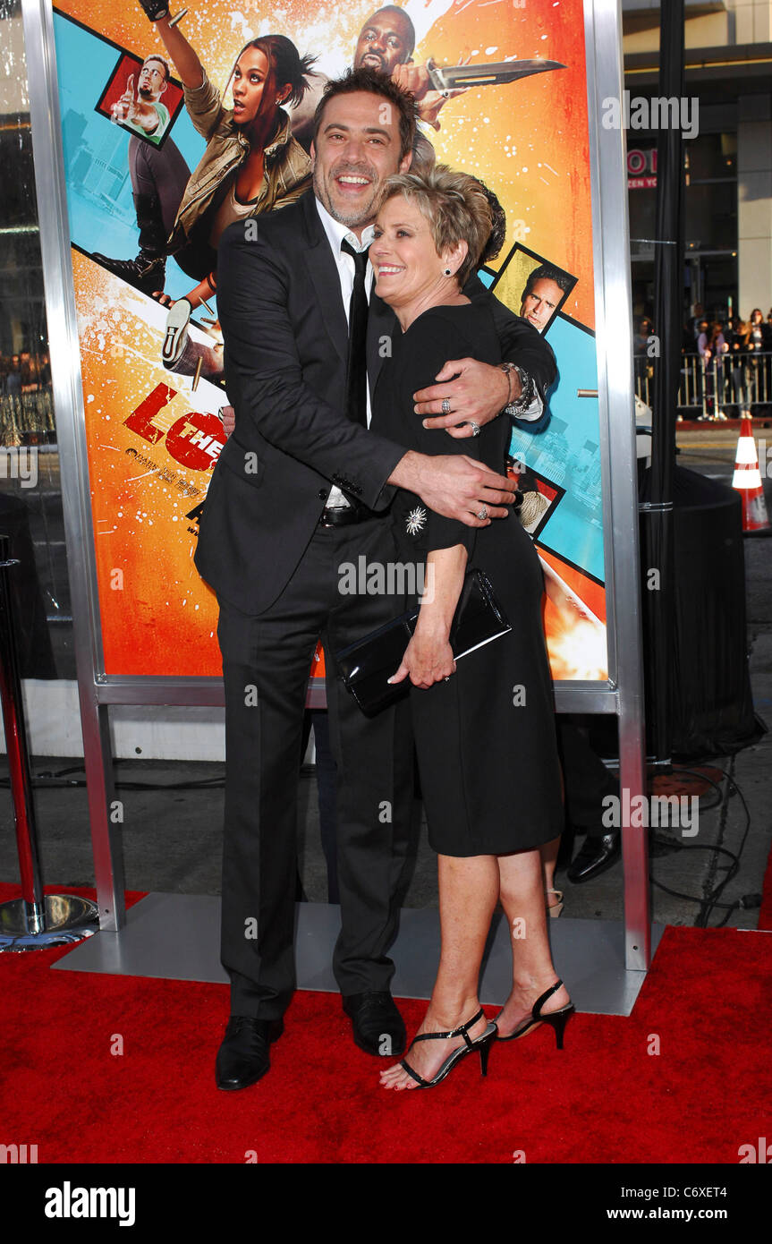 Jeffrey Dean Morgan et la mère la première de "perdants" tenue au Grauman's Chinese Theatre de Los Angeles, Californie - Banque D'Images