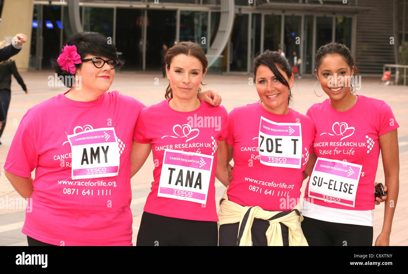 Amy boiteux, Tana Ramsay, Zoe Tyler et Su-Elise Nash 2010 La course à la vie de Cancer Research UK à l'O2 Arena de Londres, Banque D'Images