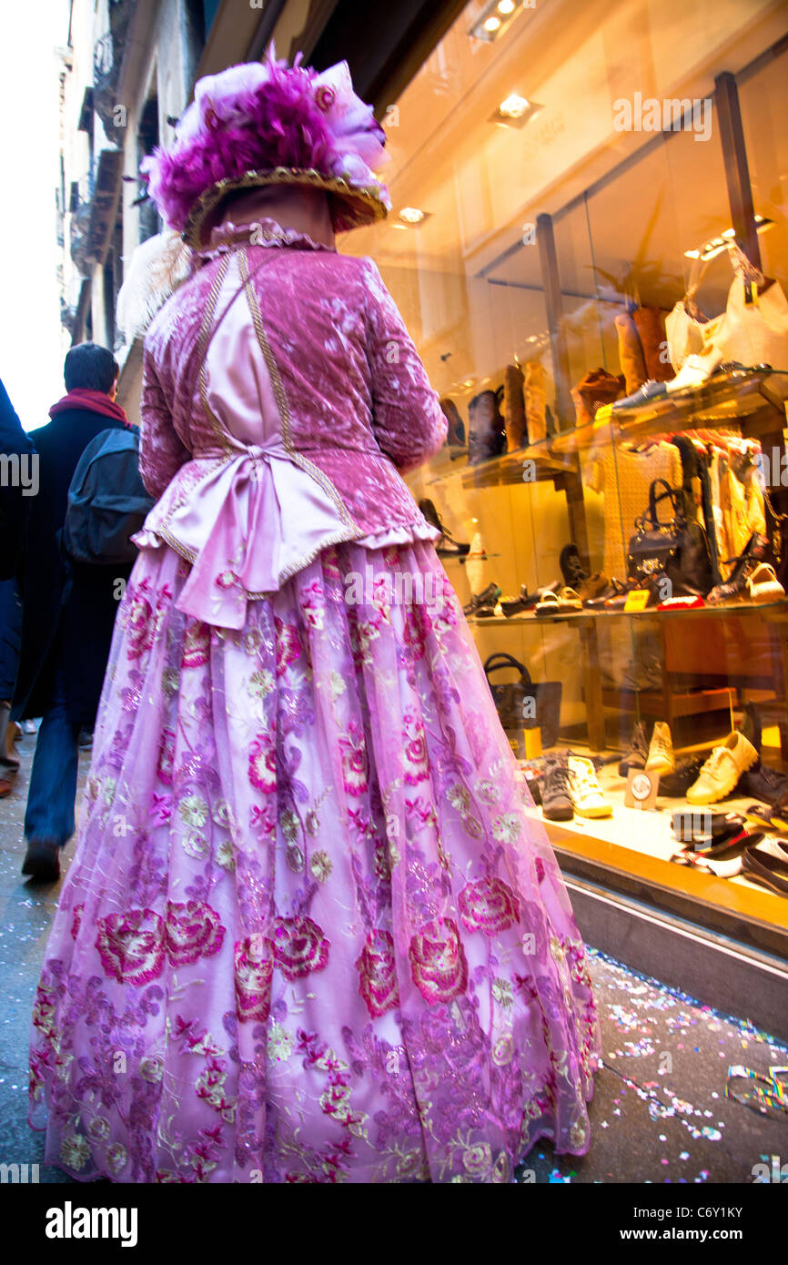 Au cours d'achats Carnivale à Venise en Italie. Banque D'Images