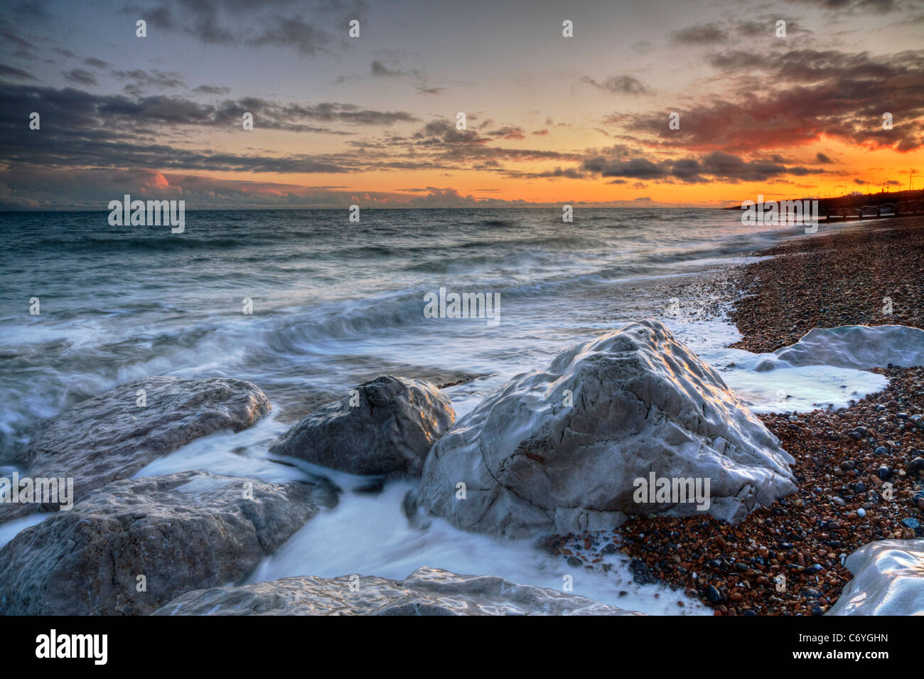 Le Coucher du Soleil, côtières, Lancing West Sussex Banque D'Images