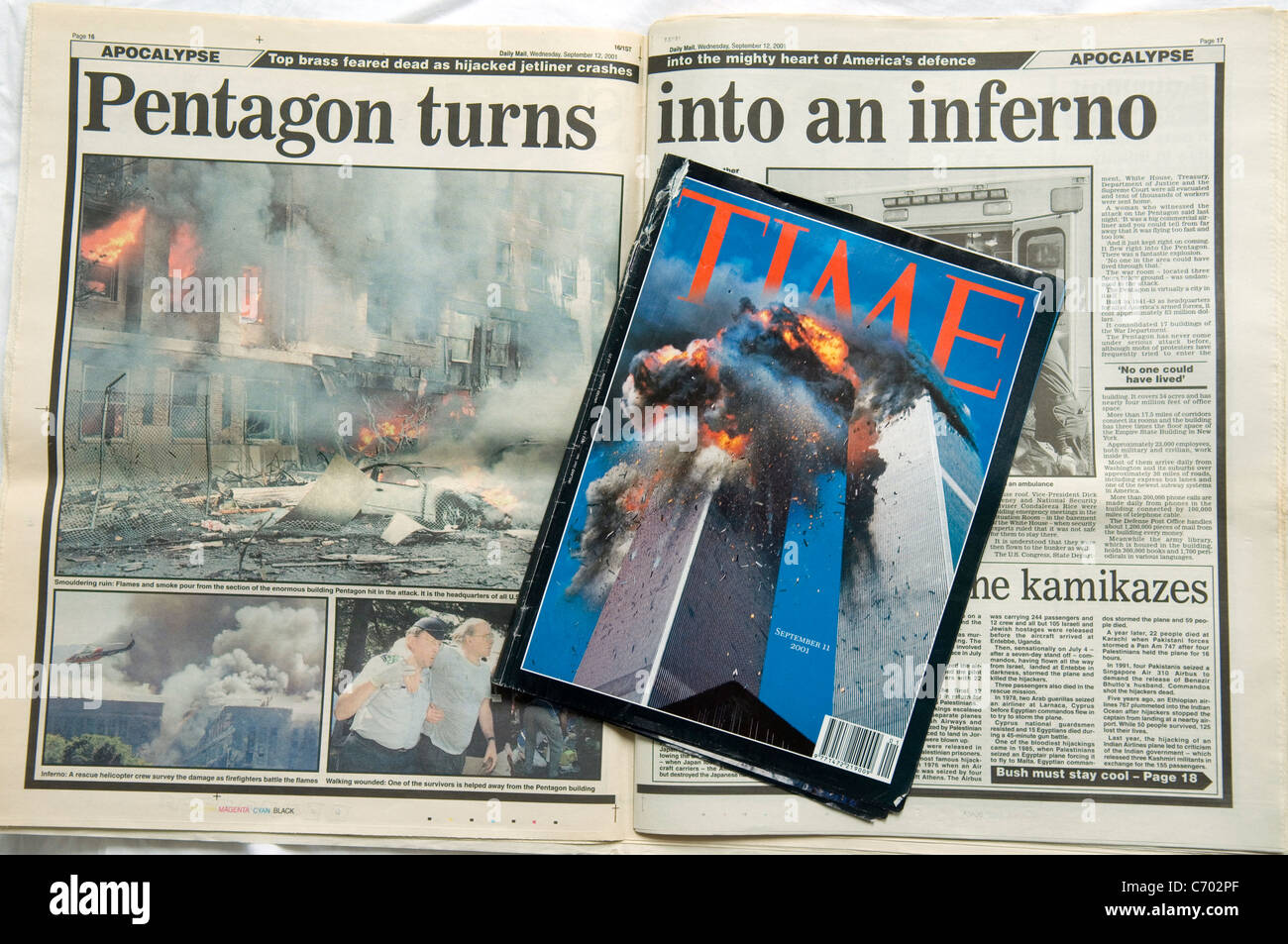 Les boutures de journaux et de magazines à l'époque de l'attaques terroristes sur l'Amérique le 11 septembre 2001. Utilisez UNIQUEMENT ÉDITORIALE Banque D'Images