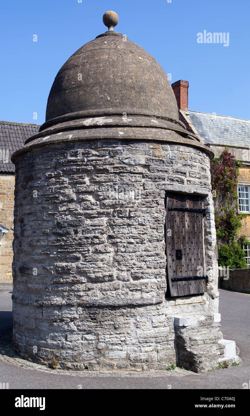 L'ancienne écluse jusqu'ou maison ronde Castle Cary Banque D'Images