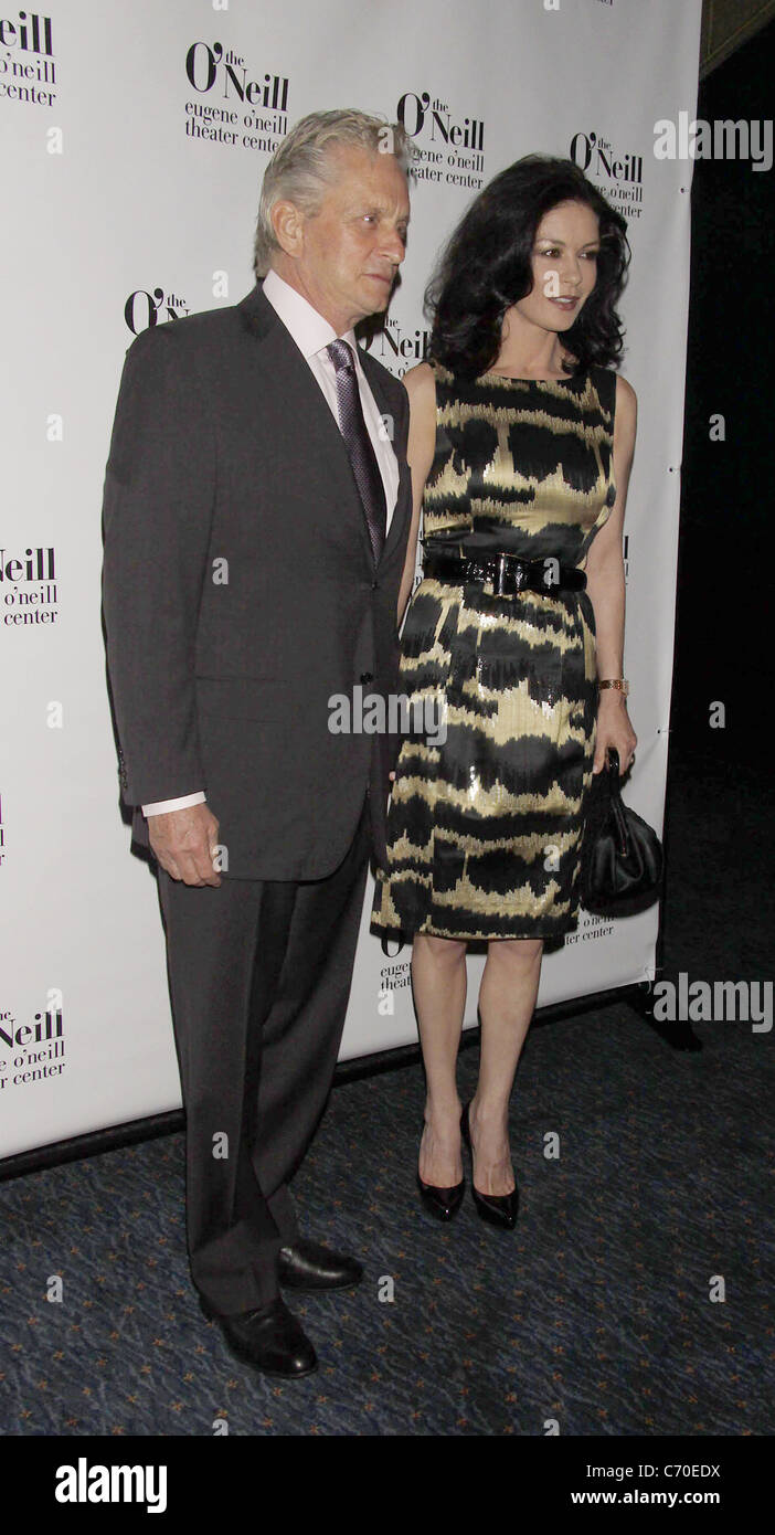 Michael Douglas et Catherine Zeta-Jones participant à la 2010 Eugene O'Neill Theatre Centre Monte Cristo prix visaient à Hal Banque D'Images