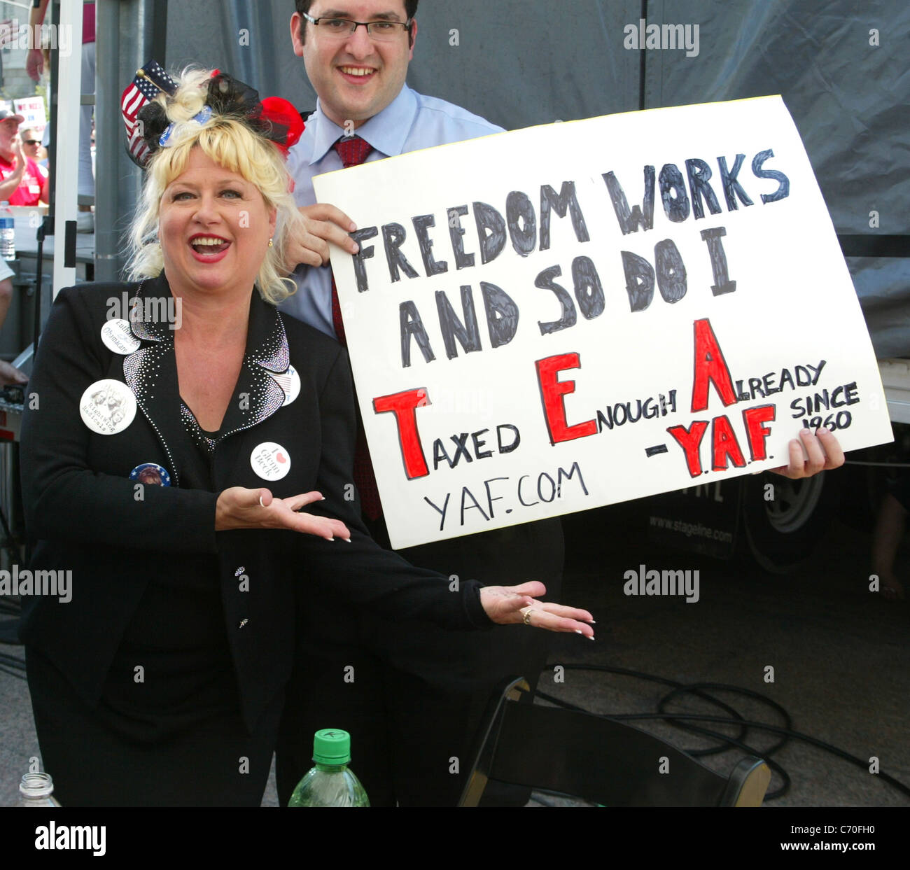 Saturday Night Live comédienne, Victoria Jackson et Jordan marque Directeur exécutif de jeunes Américains pour la liberté au plateau Banque D'Images