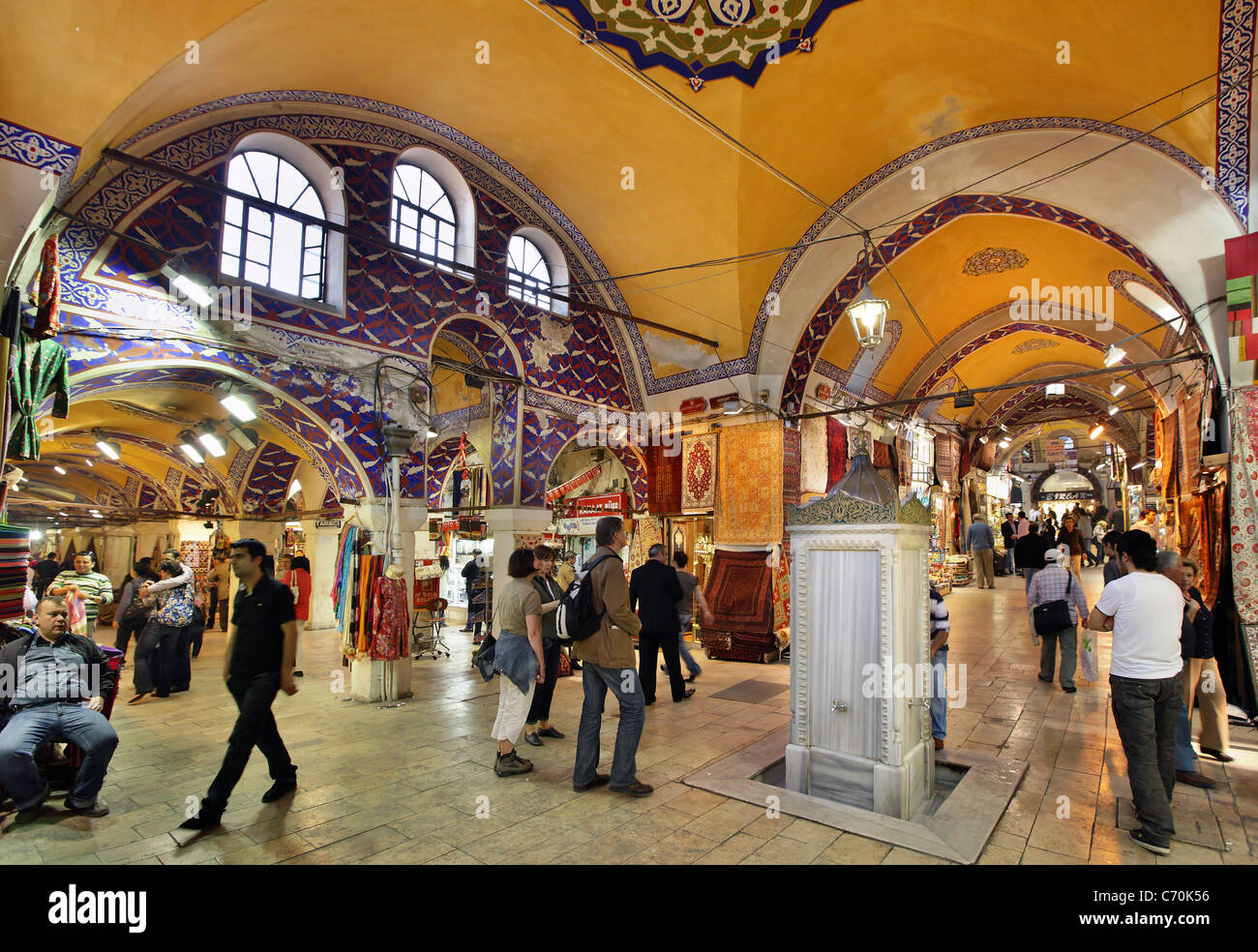 Kapali Carsi (signifie "Marché couvert"), le Grand Bazar d'Istanbul, l'un des principaux sites touristiques de cette magnifique ville. La Turquie Banque D'Images