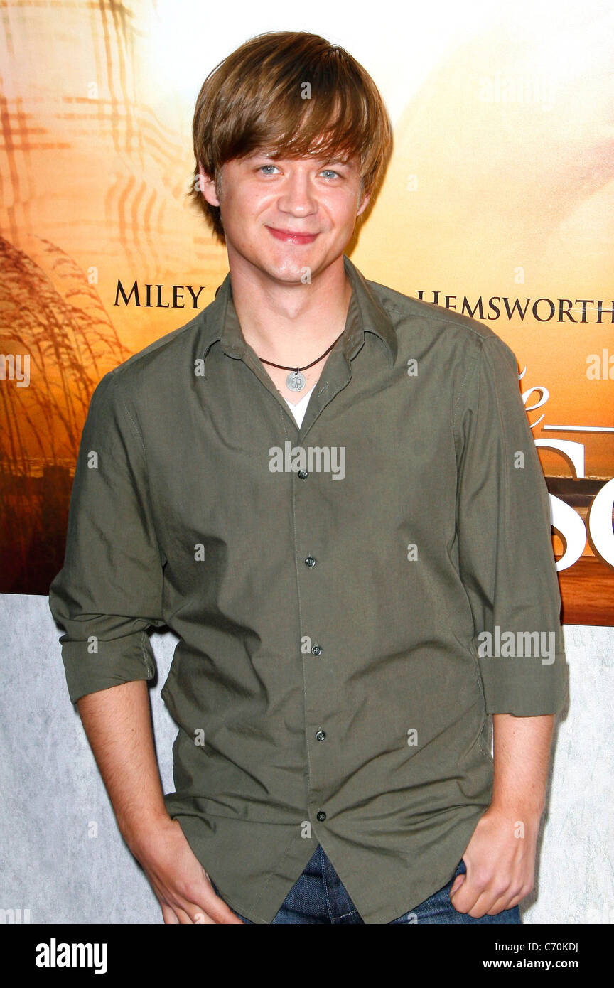 Jason Earles Los Angeles Première de 'The Last Song' tenue à l'ArcLight Cinema Hollywood Hollywood, Californie - 25.03.10 « Banque D'Images