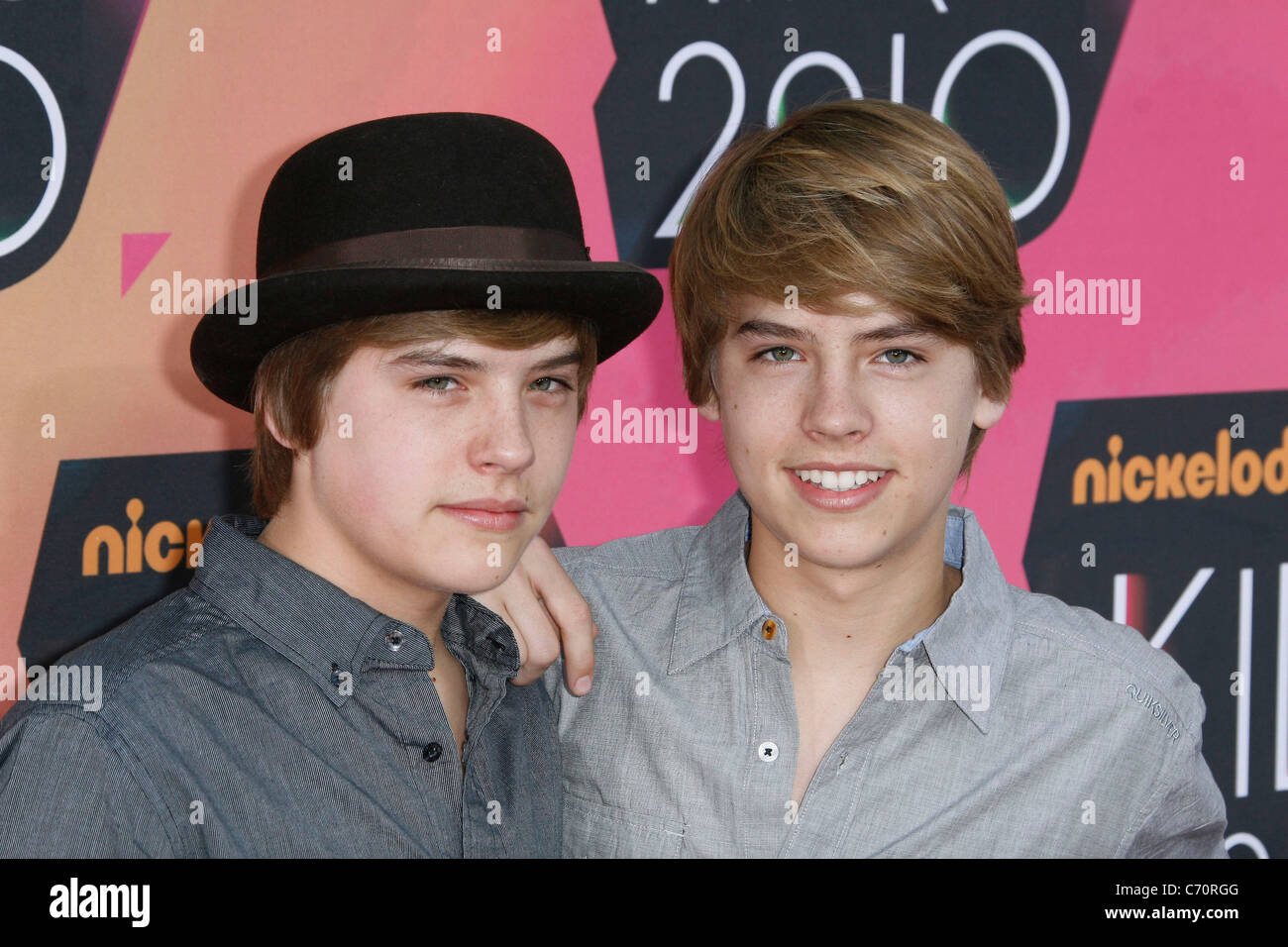 Dylan Sprouse et Cole Sprouse Nickelodeon's 23rd Annual Kids' Choice Awards - Arrivals a tenu à l'UCLA's Pauley Pavilion Los Banque D'Images