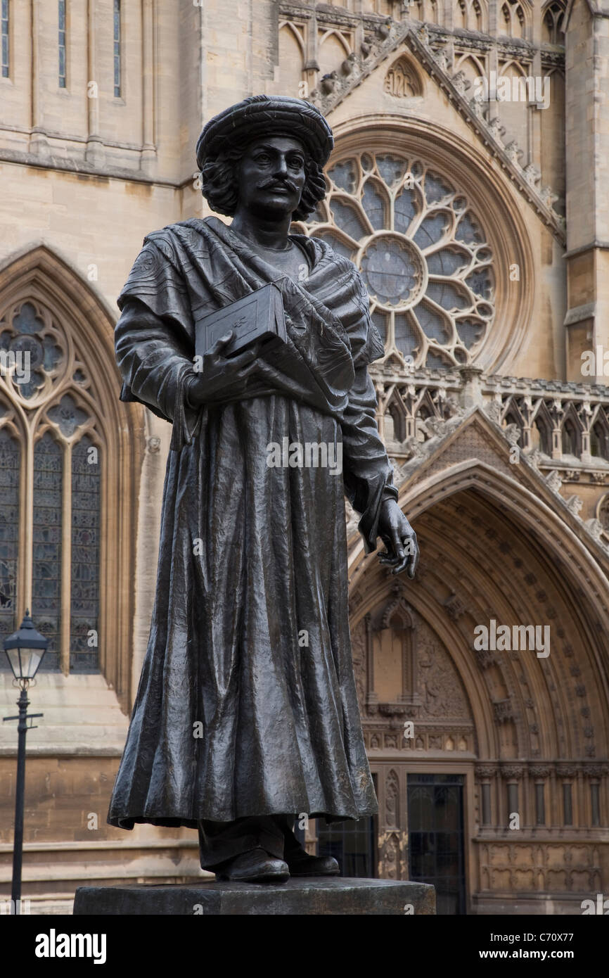 Rammohum Rajah Roy statue à l'extérieur de la Cathédrale, Bristol, England, UK Banque D'Images