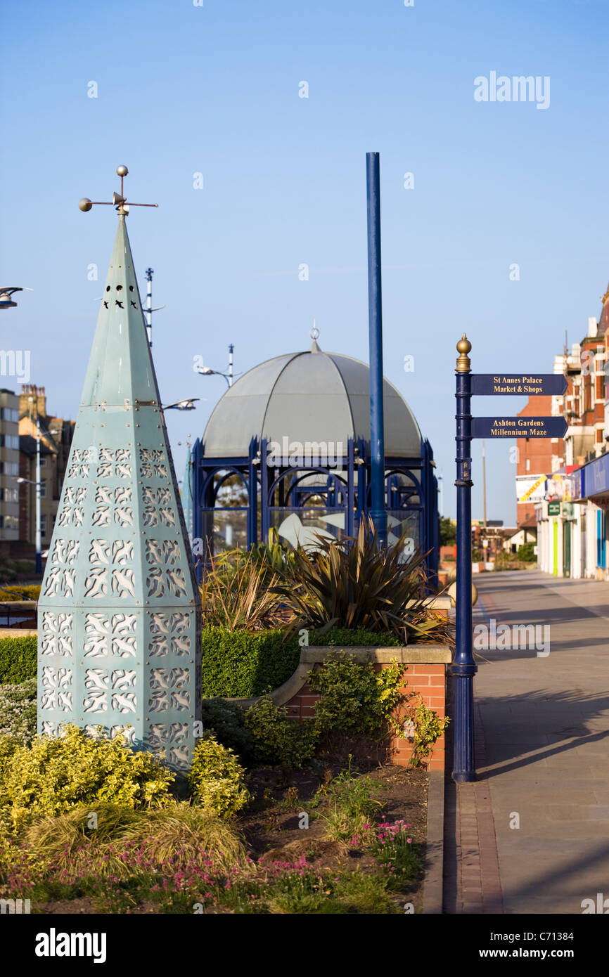 Jardin et art de St Annes Square, Lancashire Banque D'Images