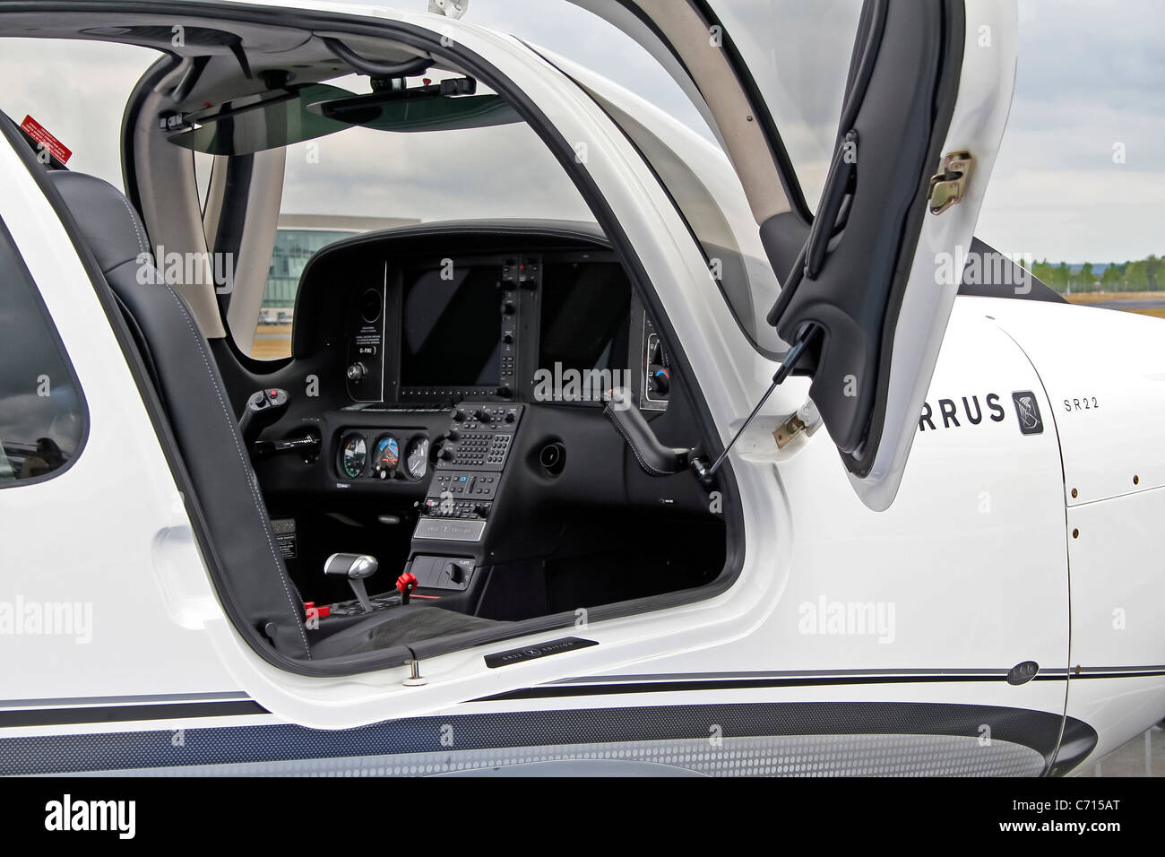 Affichage du Cirrus SR22 Cockpit au Farnborough International Airshow Banque D'Images