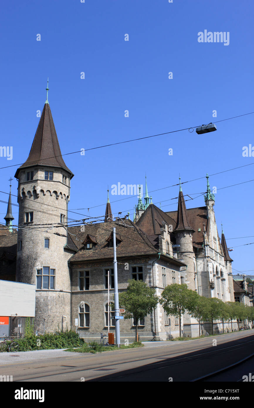 Musée National Suisse vu de l'extérieur de la gare centrale de Zurich, Zurich, Suisse. Banque D'Images