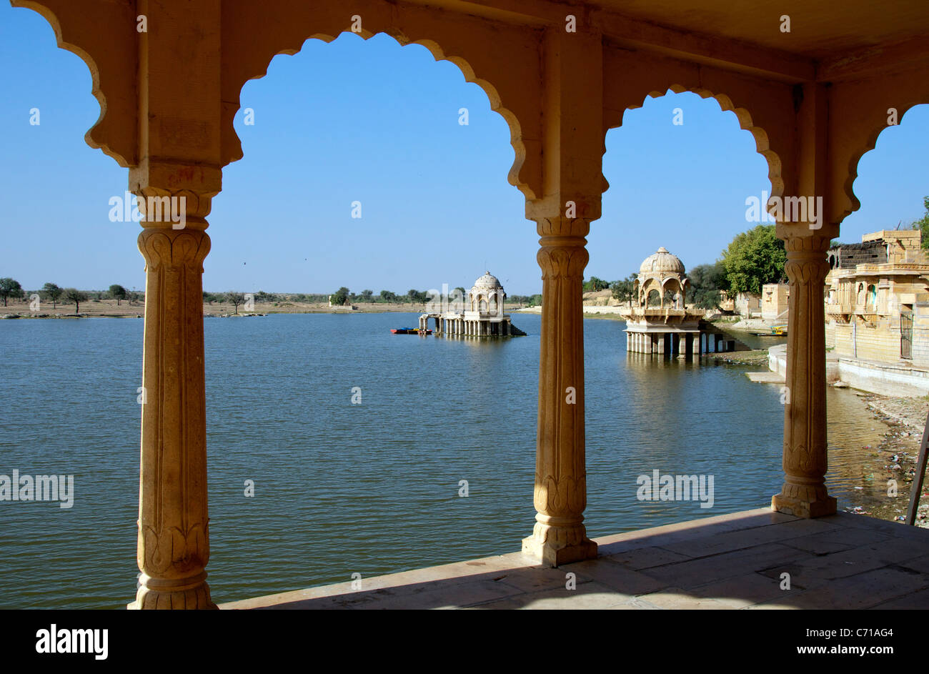 Petits temples hindous Gadi Sagar Lake ouest du Rajasthan Jaisalmer Inde Banque D'Images