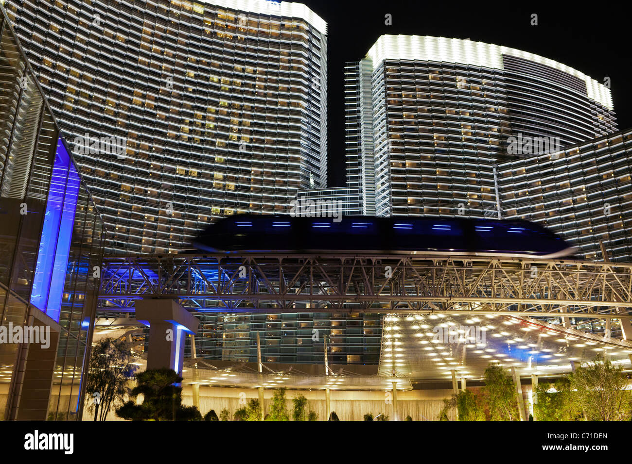 États-unis d'Amérique, Nevada, Las Vegas, moderne, verre incurvé et de l'acier l'entrée de l'hôtel et casino Banque D'Images