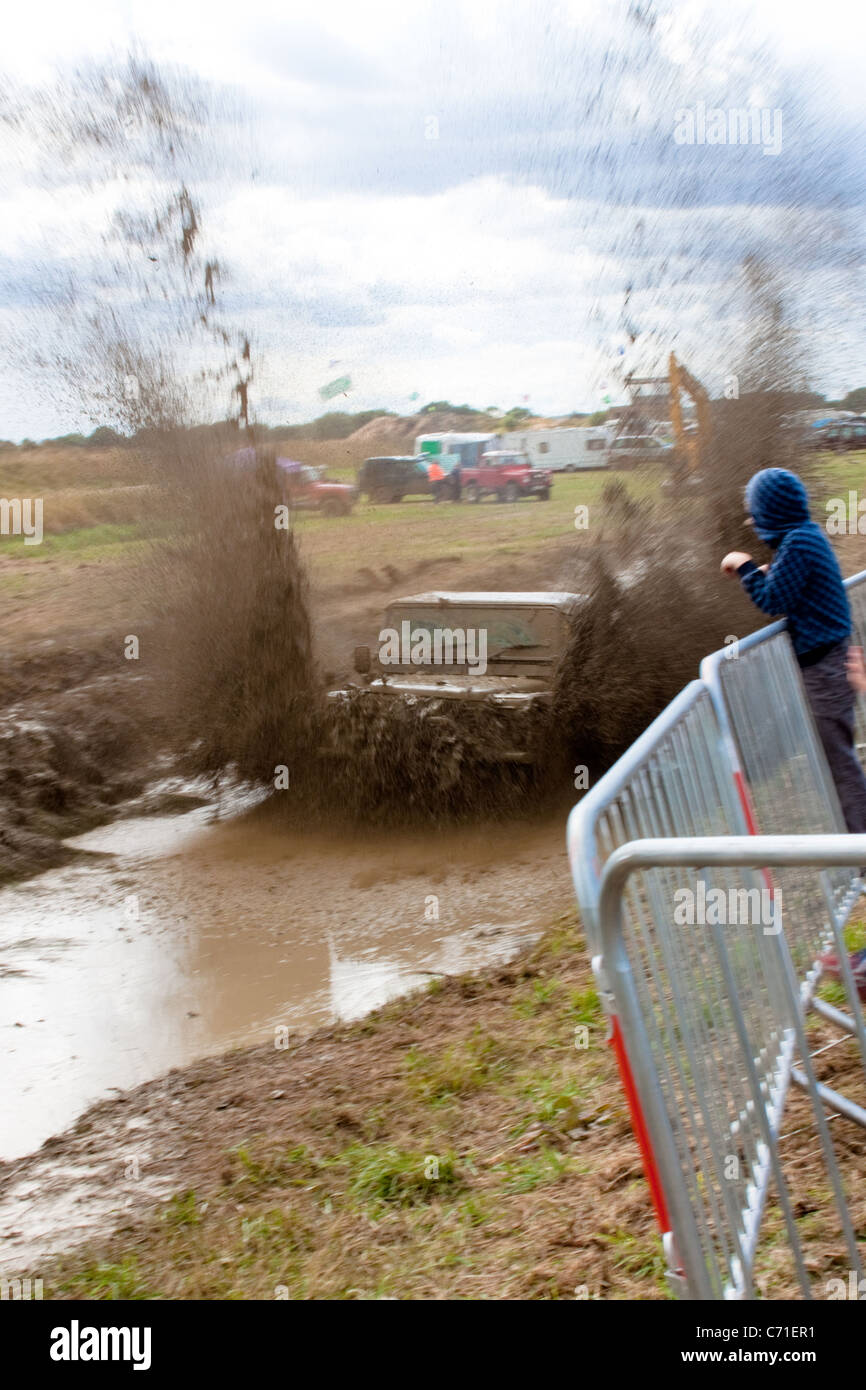 Land Rover mud run Banque D'Images