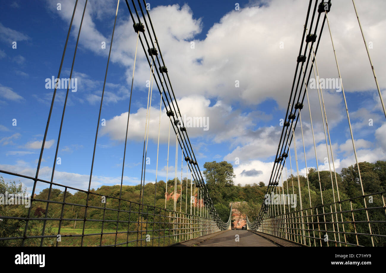 Le pont à chaînes ou pont de l'Union européenne, entre Horncliffe en Angleterre et en Ecosse Fishwick enjambe la rivière Tweed près de Berwick. Banque D'Images