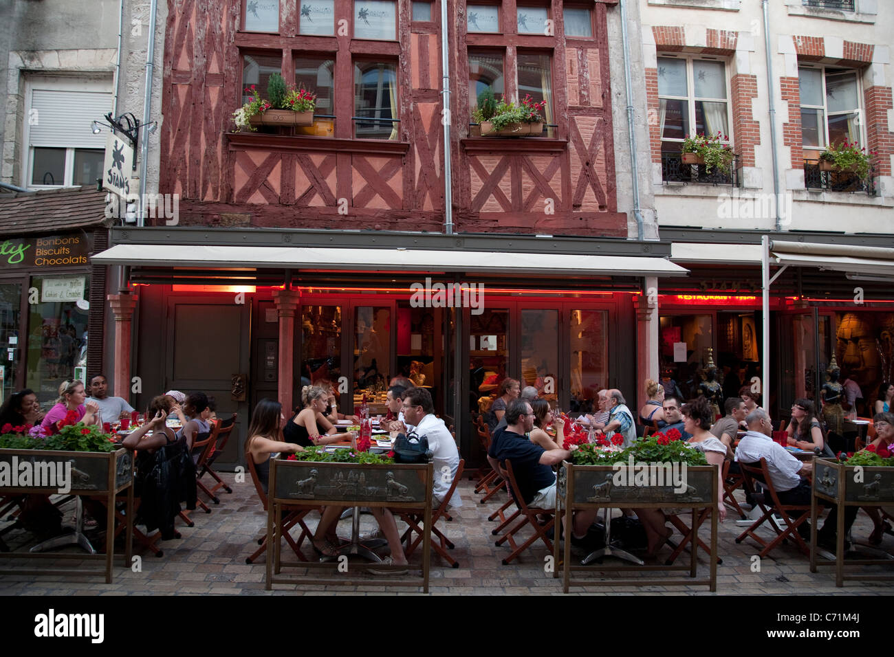 Siams Thai Restaurant, rue Cholerie Street, Orleans, France Banque D'Images