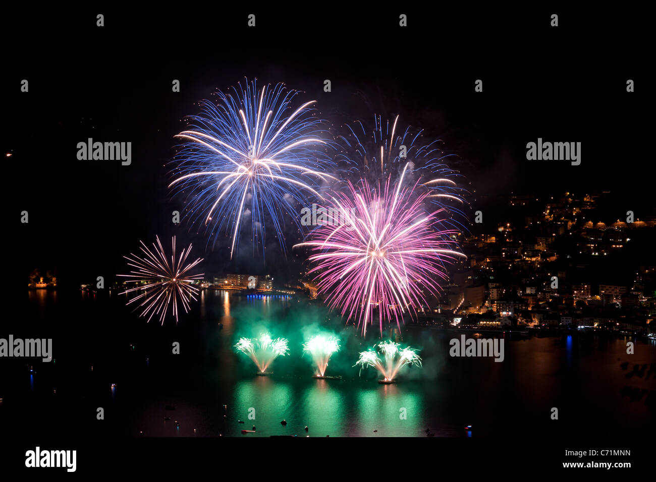 D'artifice Nighlty sur le lac de Lugano Banque D'Images