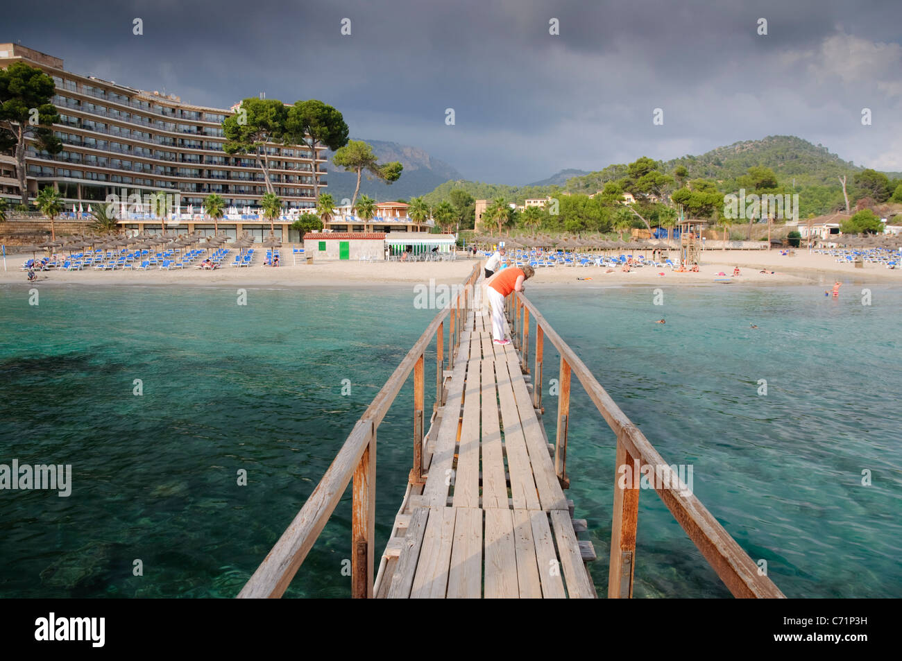Jetée de l'hôtel et sur la plage de Camp de Mar, Majorque, Espagne, Europe Banque D'Images
