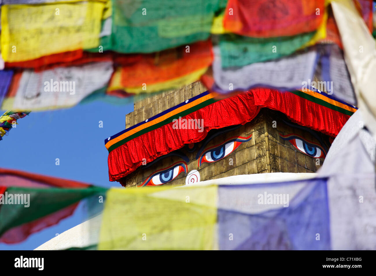 Drapeaux de prière et de stupa bouddhiste à Bodhnath, Katmandou, Népal Banque D'Images