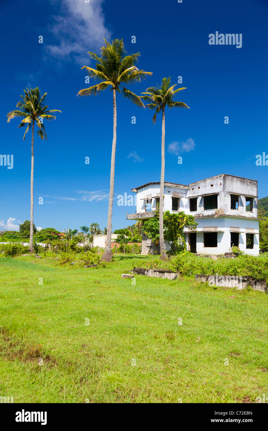 Villa coloniale abandonnée dans Krong Kep - Kep Province, Cambodge Banque D'Images