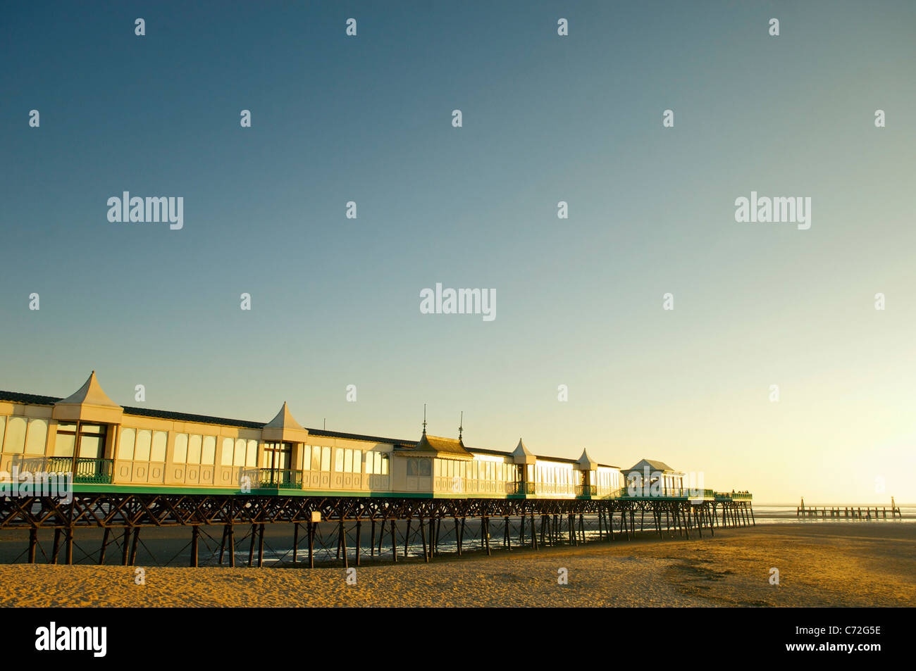 St Anne's Pier au coucher du soleil par un beau soir d'automne Banque D'Images