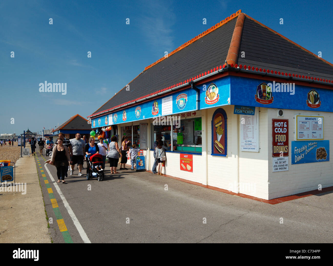 Snack-kiosque, typique du bord de Littlehampton. Banque D'Images