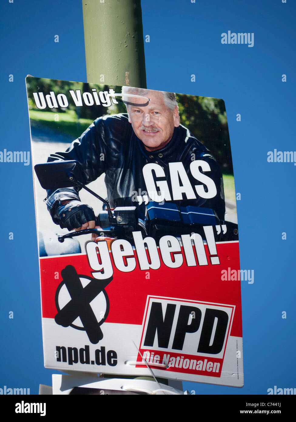 Controverse politique parti affiche électorale par NPD ou Parti national-démocrate d'Allemagne à Berlin avant les élections, 18 sept. Banque D'Images