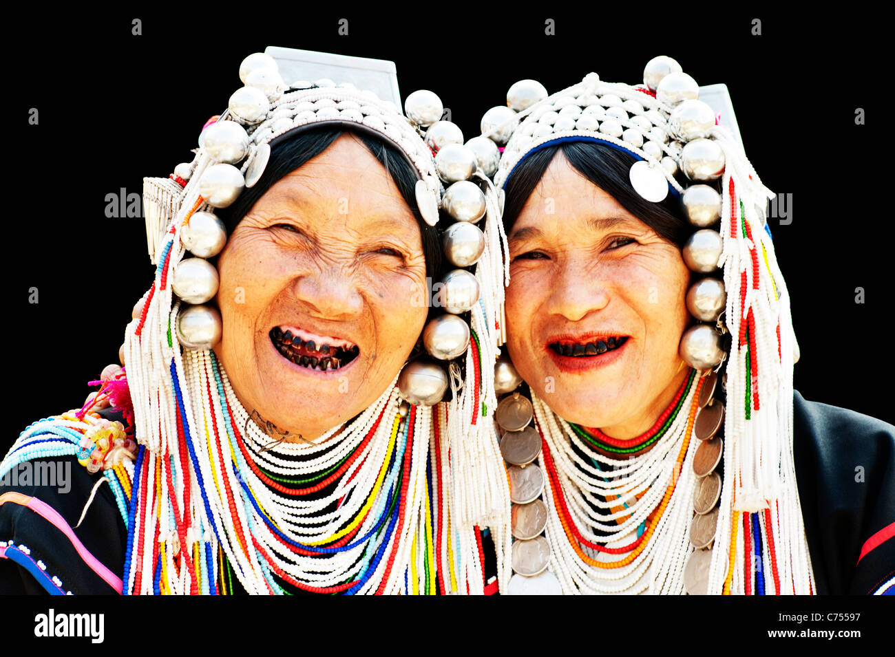 Portrait de deux femmes Akha hill tribe à Chiang Rai, en Thaïlande, en Asie. Banque D'Images