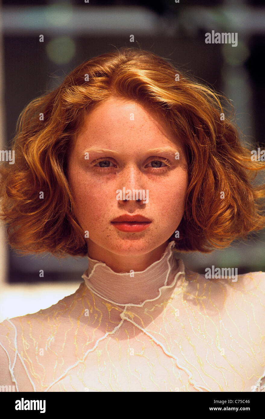 Cheveux Naturels beauté;;;l'heure;Miroir;Caucasian Woman;Noir;Asiatique Banque D'Images