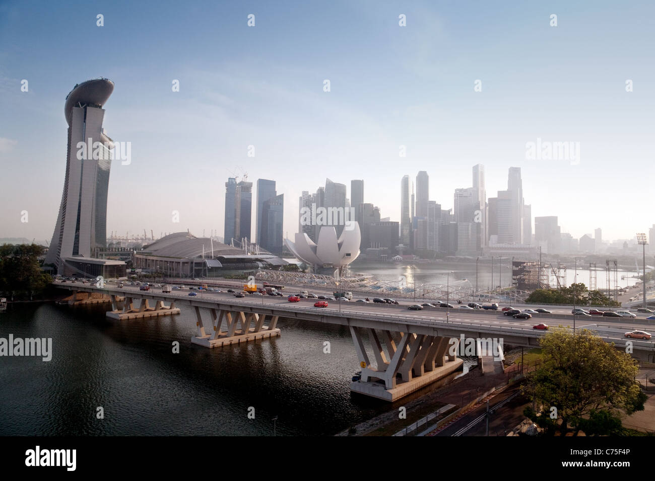 La ville de Singapour et Marina Bay vue depuis l'Asie, Singapour Flyer Banque D'Images