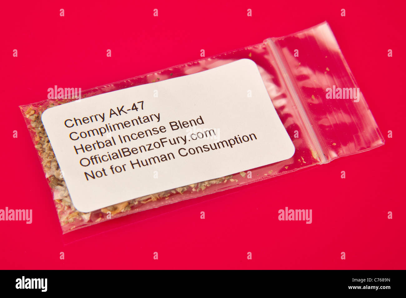 L'encense épices vendus sur l'Internet comme un haut juridique. Son pulvérisé avec lab fabriquées de THC (marijuana synthétique). Banque D'Images