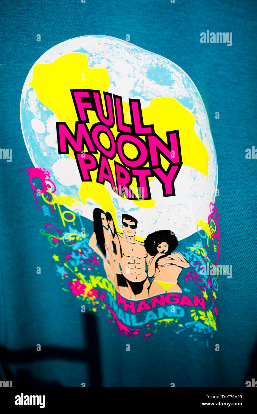 T-shirt imprimé avec des illustrations de full moon party à Koh Phangan - Koh Phangan, Thaïlande - 18 mai, 2011. Banque D'Images