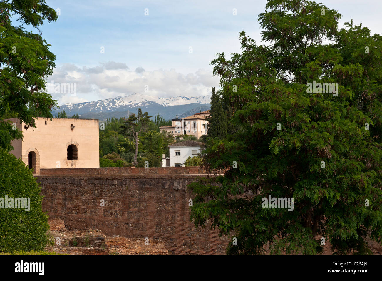 Sierra Nevada vu depuis le Generalife, Granada, Espagne Banque D'Images Sierra Nevada vu depuis le Generalife, Granada, Espagne Banque D'Images